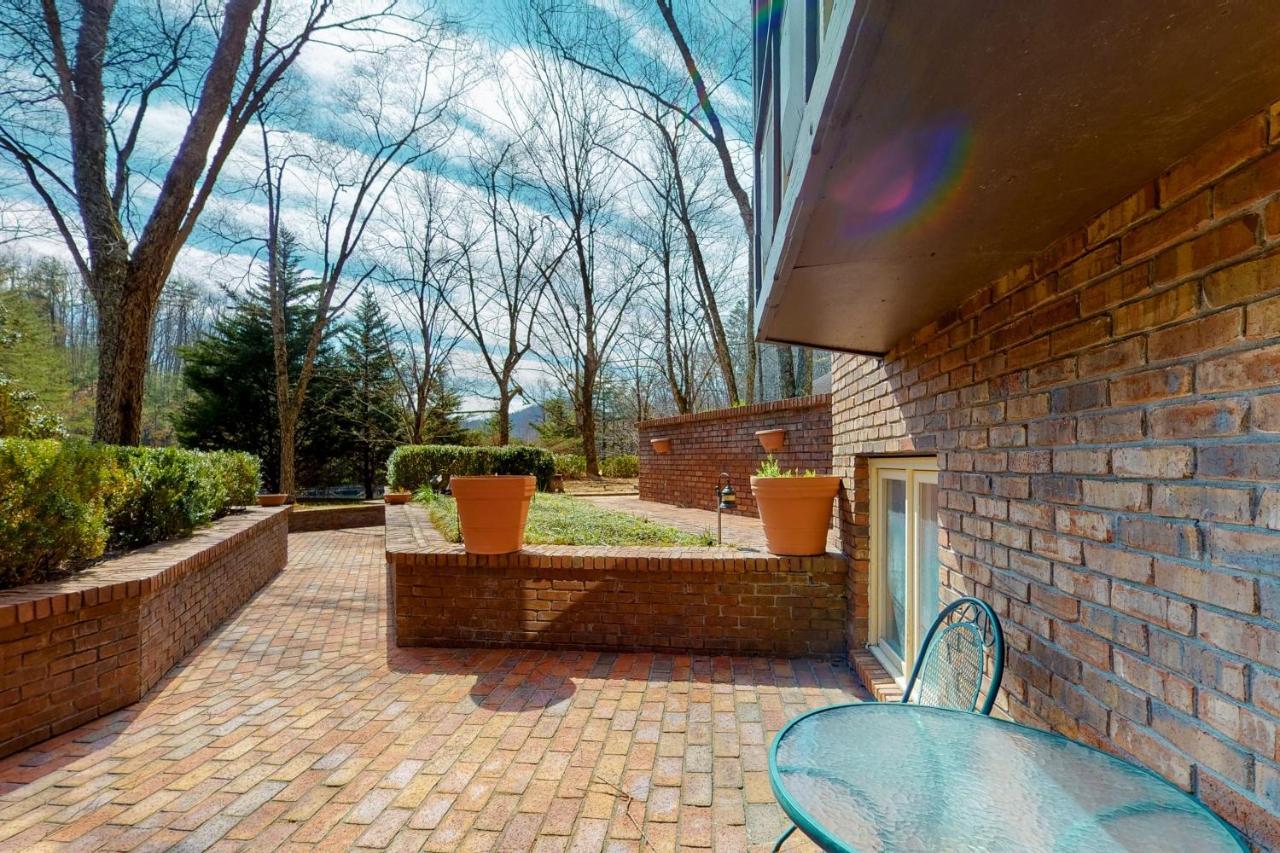 Smoky Mountain Castle Caretaker'S Apartment เซอเวียร์วีล ภายนอก รูปภาพ